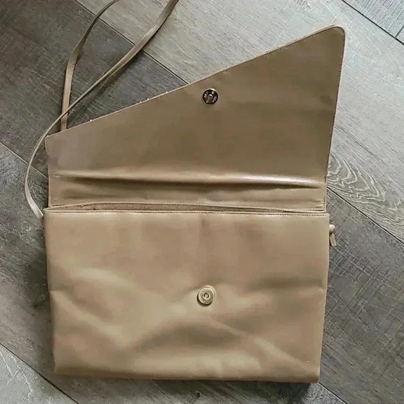 Vintage Coret Snakeskin Purse in Taupe - Picture 7 of 12